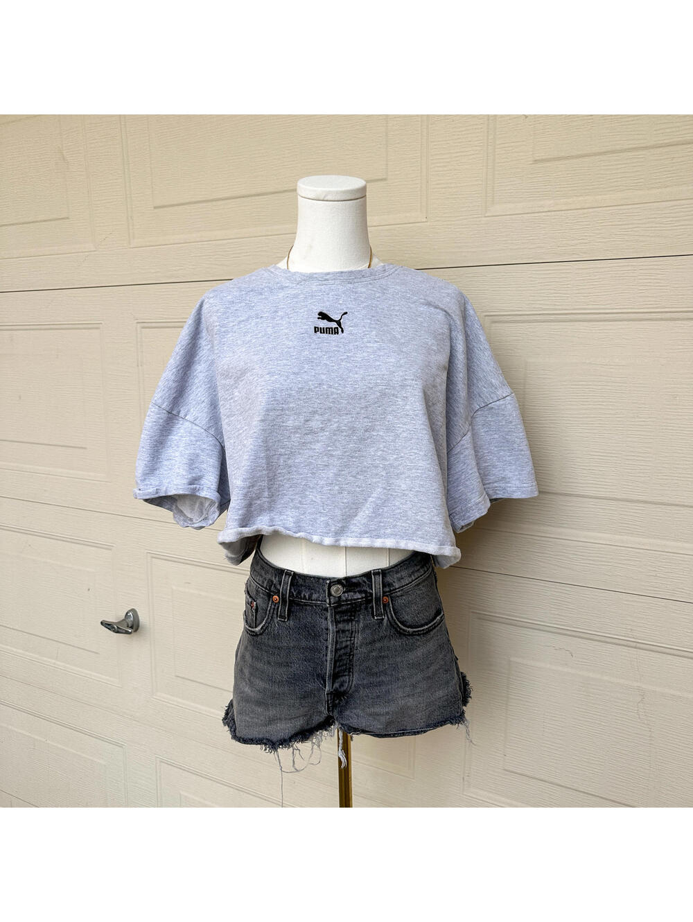Puma Gray Embroidered Cropped Sweatshirt Tee (L)